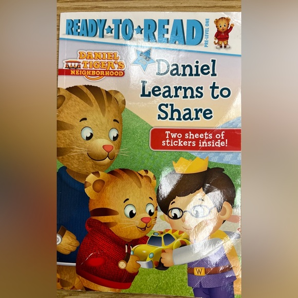 Lot of 7 Daniel Tiger Books - Picture 5 of 10